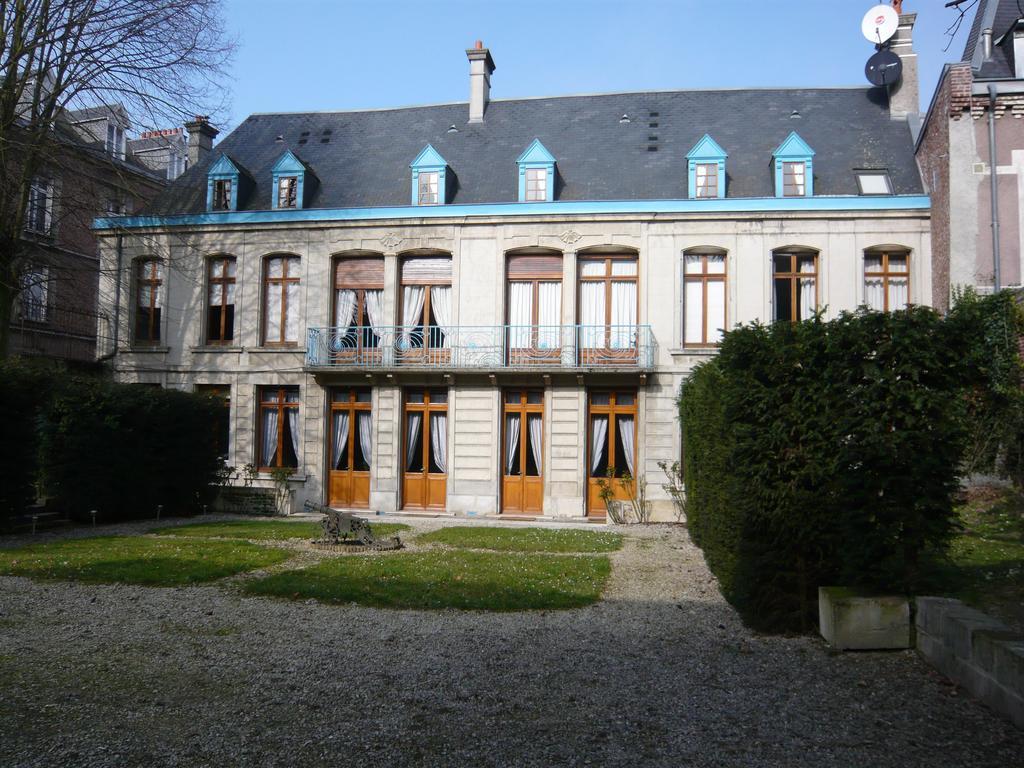 Hotel Particulier Des Canonniers Saint-Quentin  Bagian luar foto
