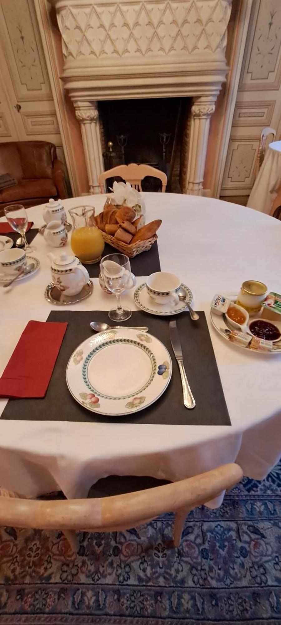 Hotel Particulier Des Canonniers Saint-Quentin  Bagian luar foto