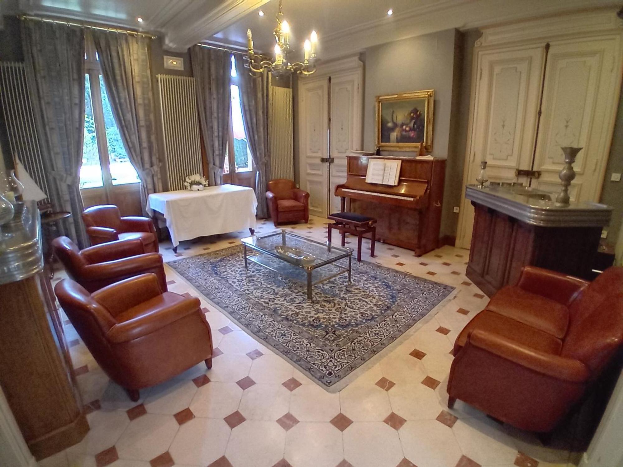 Hotel Particulier Des Canonniers Saint-Quentin  Bagian luar foto
