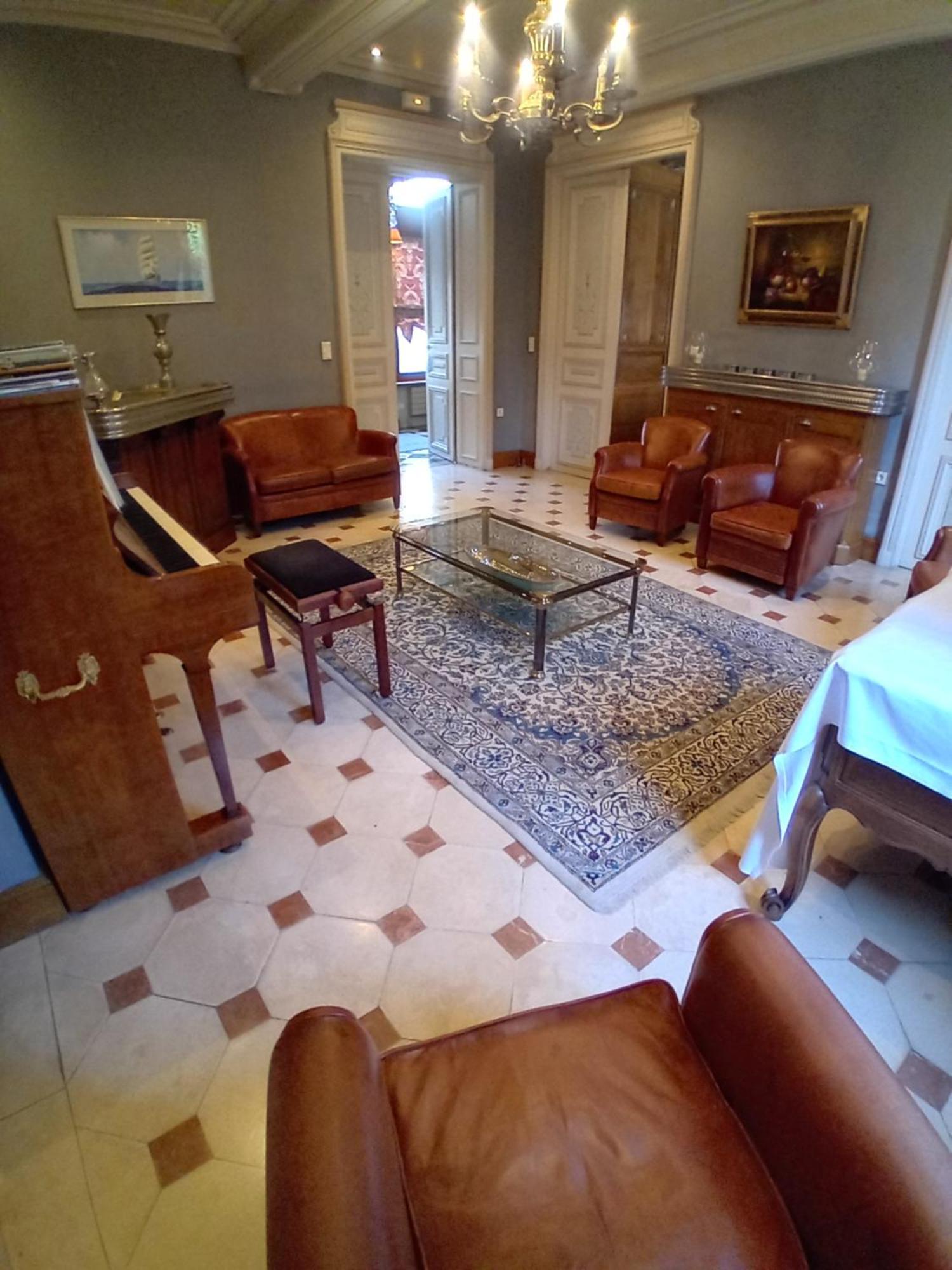 Hotel Particulier Des Canonniers Saint-Quentin  Bagian luar foto