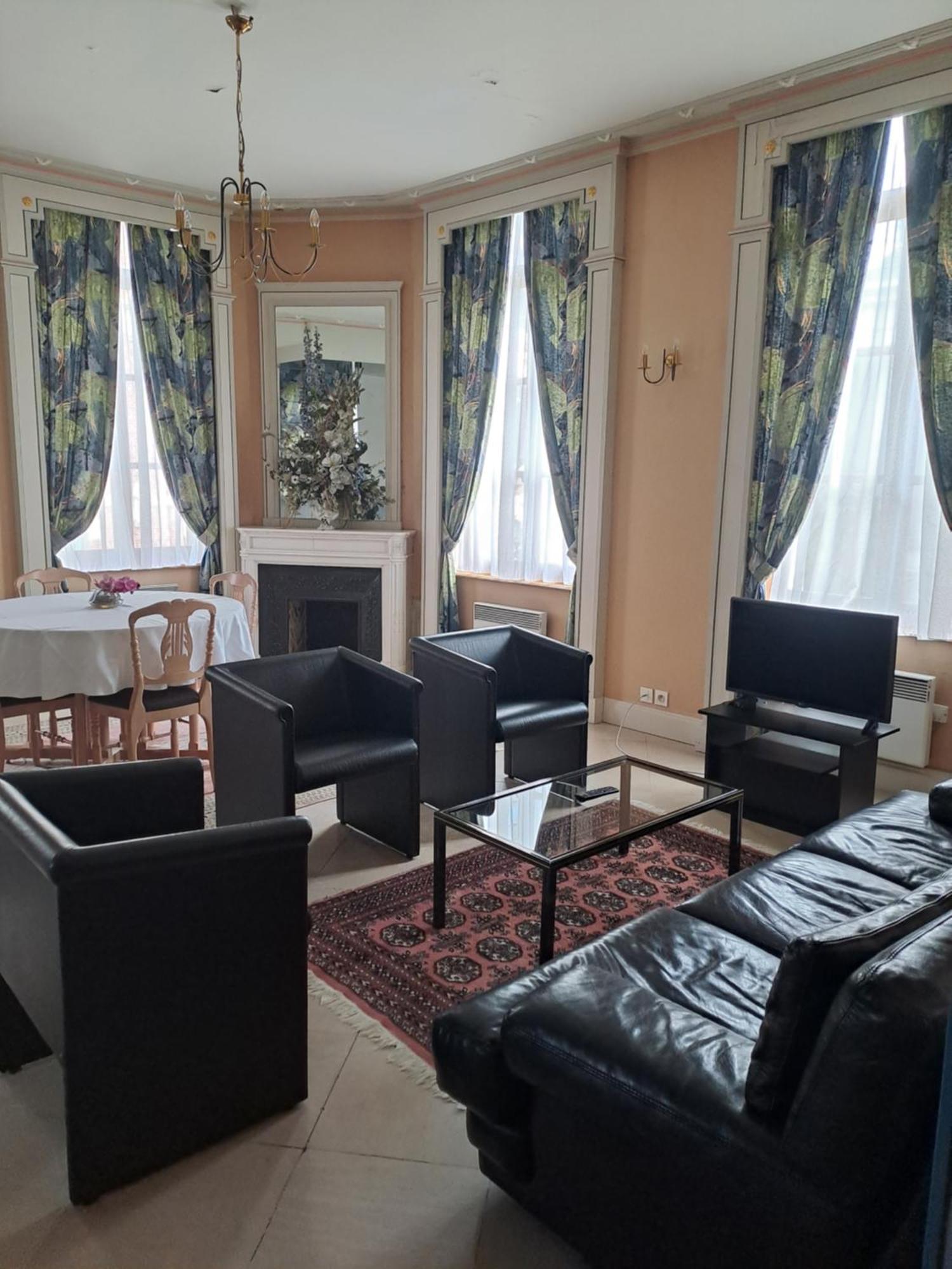 Hotel Particulier Des Canonniers Saint-Quentin  Bagian luar foto
