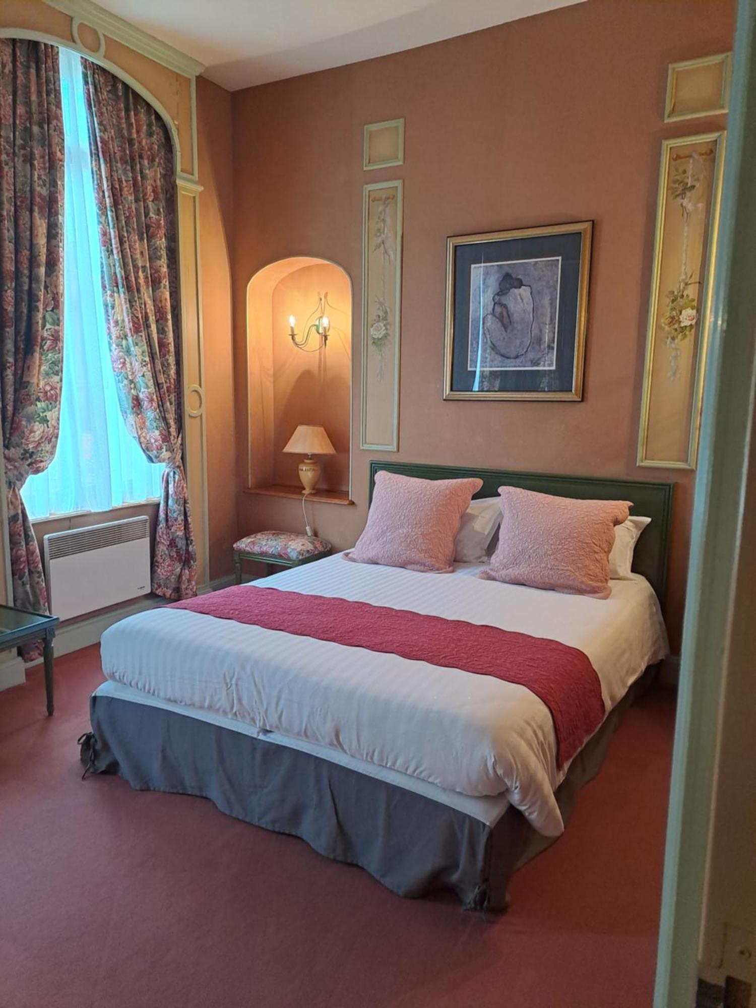 Hotel Particulier Des Canonniers Saint-Quentin  Bagian luar foto