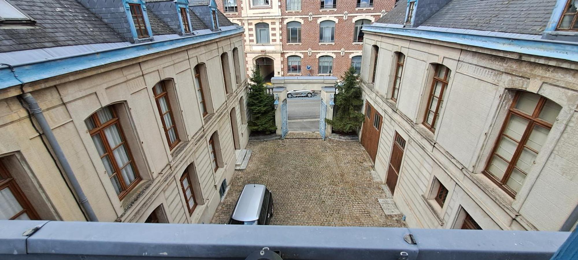 Hotel Particulier Des Canonniers Saint-Quentin  Bagian luar foto