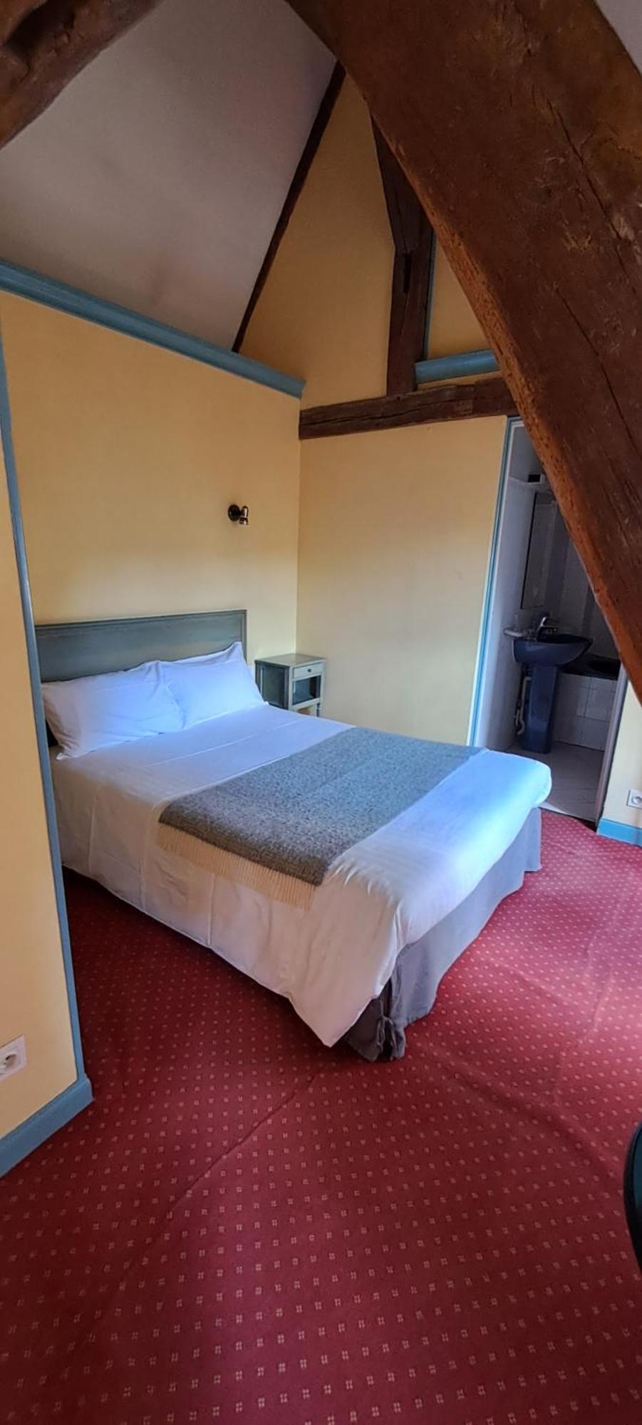 Hotel Particulier Des Canonniers Saint-Quentin  Bagian luar foto