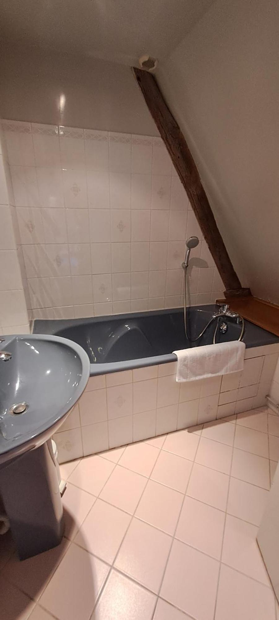 Hotel Particulier Des Canonniers Saint-Quentin  Bagian luar foto